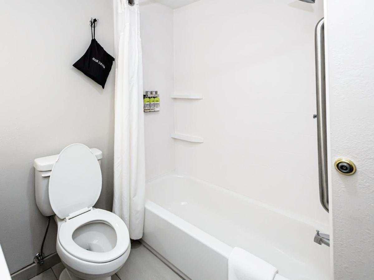 Holiday Inn Express Hillsborough-Durham Area By Ihg Екстер'єр фото