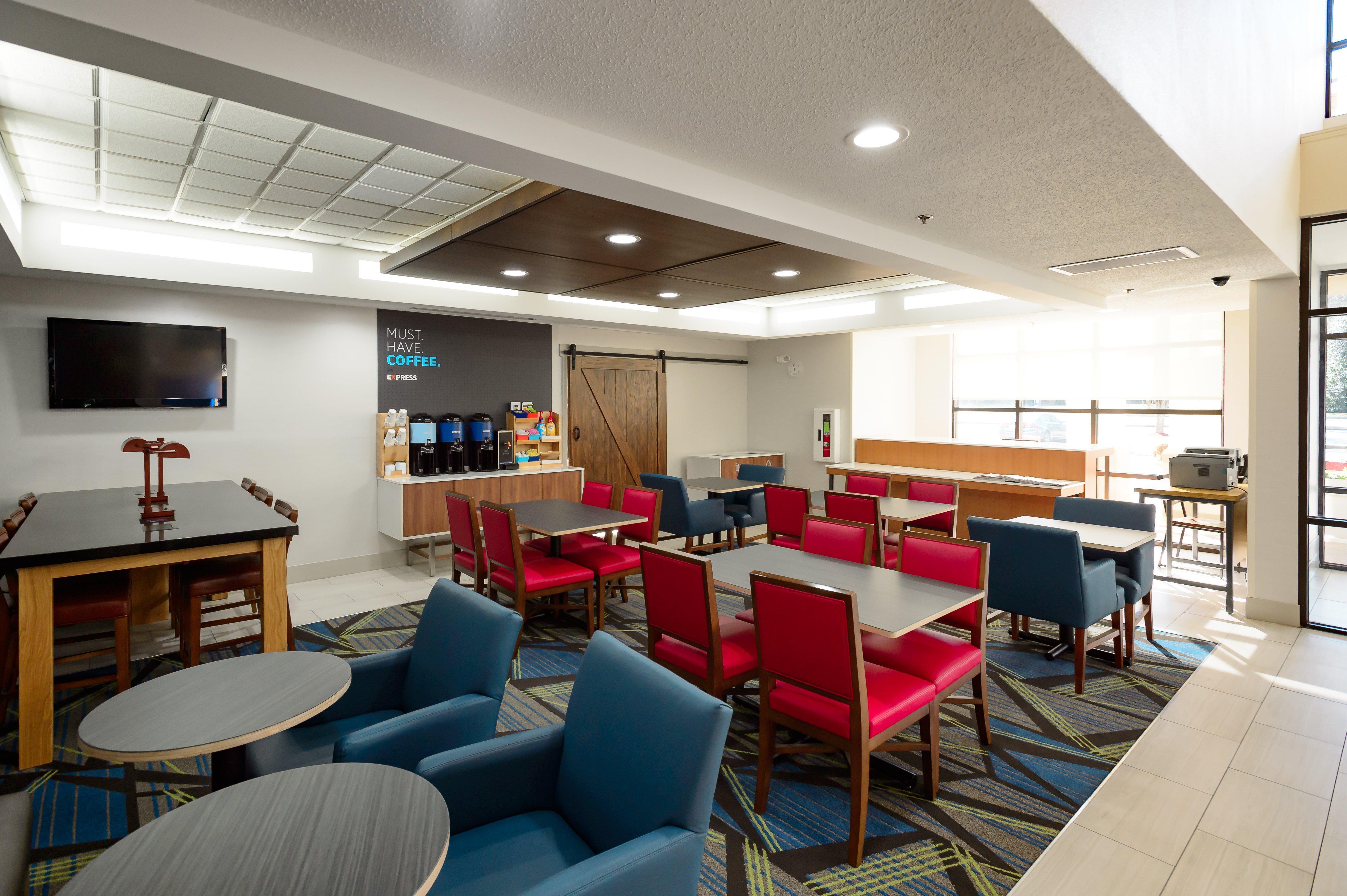 Holiday Inn Express Hillsborough-Durham Area By Ihg Екстер'єр фото