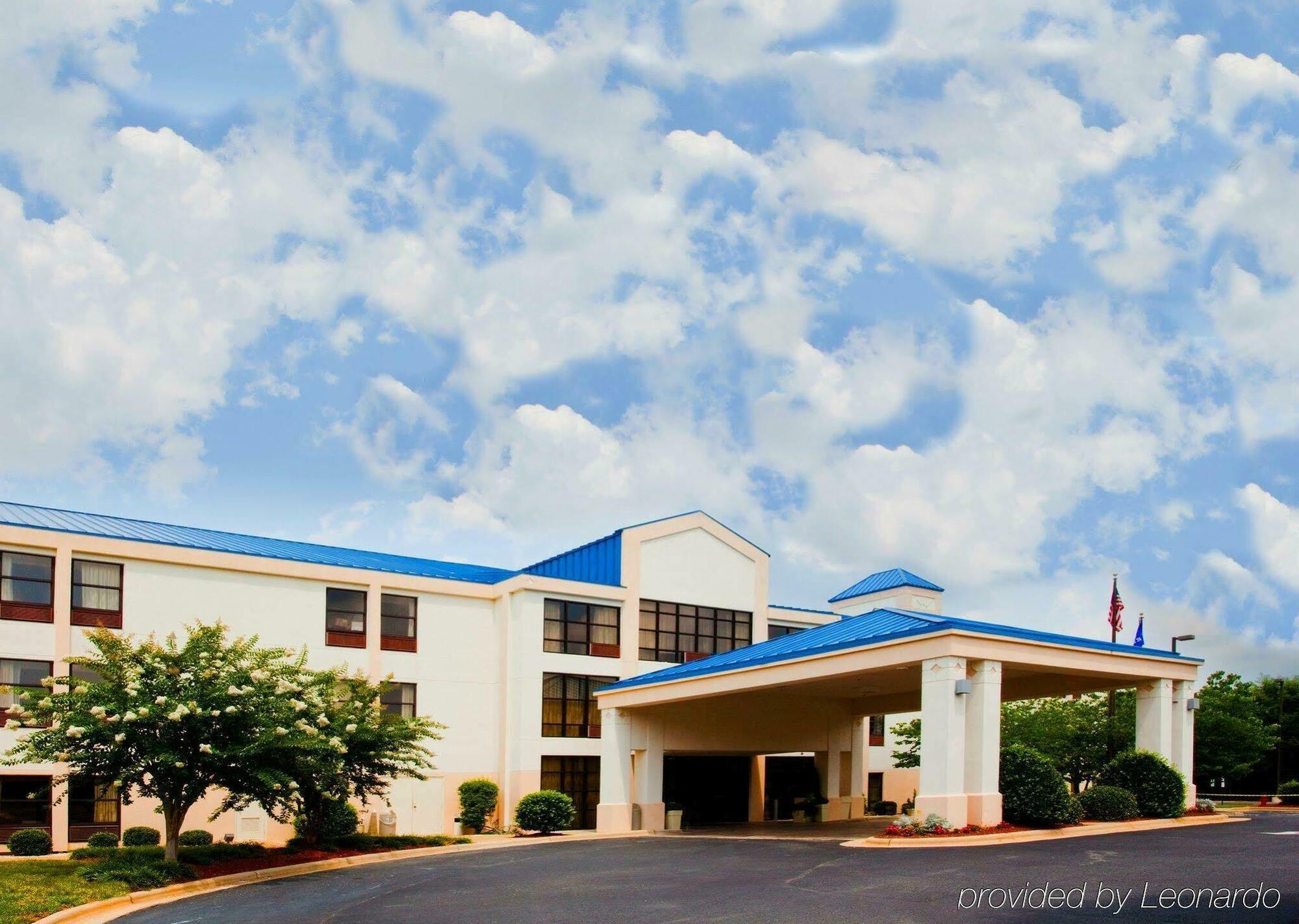 Holiday Inn Express Hillsborough-Durham Area By Ihg Екстер'єр фото