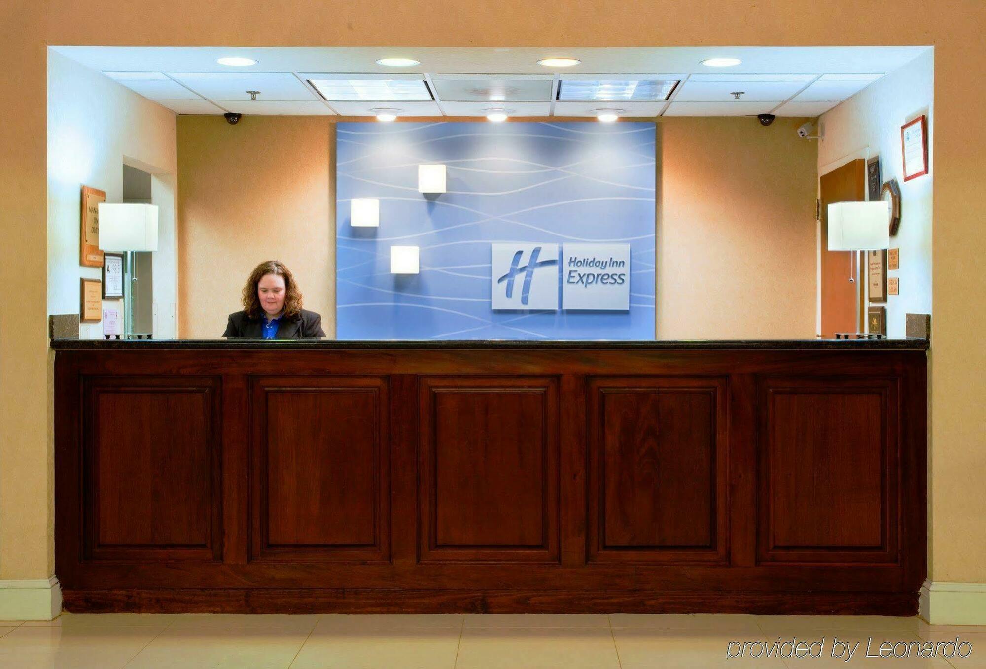 Holiday Inn Express Hillsborough-Durham Area By Ihg Екстер'єр фото