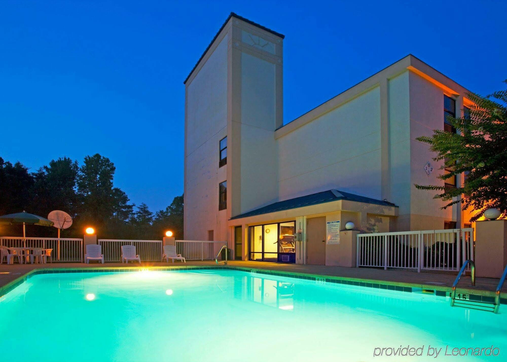 Holiday Inn Express Hillsborough-Durham Area By Ihg Екстер'єр фото