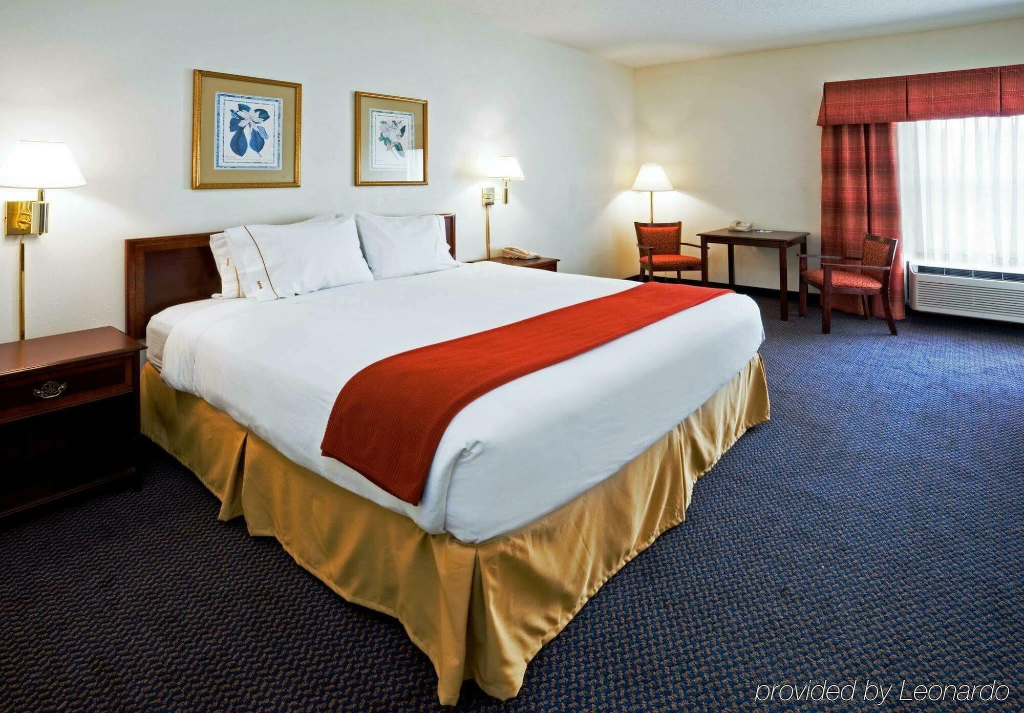 Holiday Inn Express Hillsborough-Durham Area By Ihg Екстер'єр фото