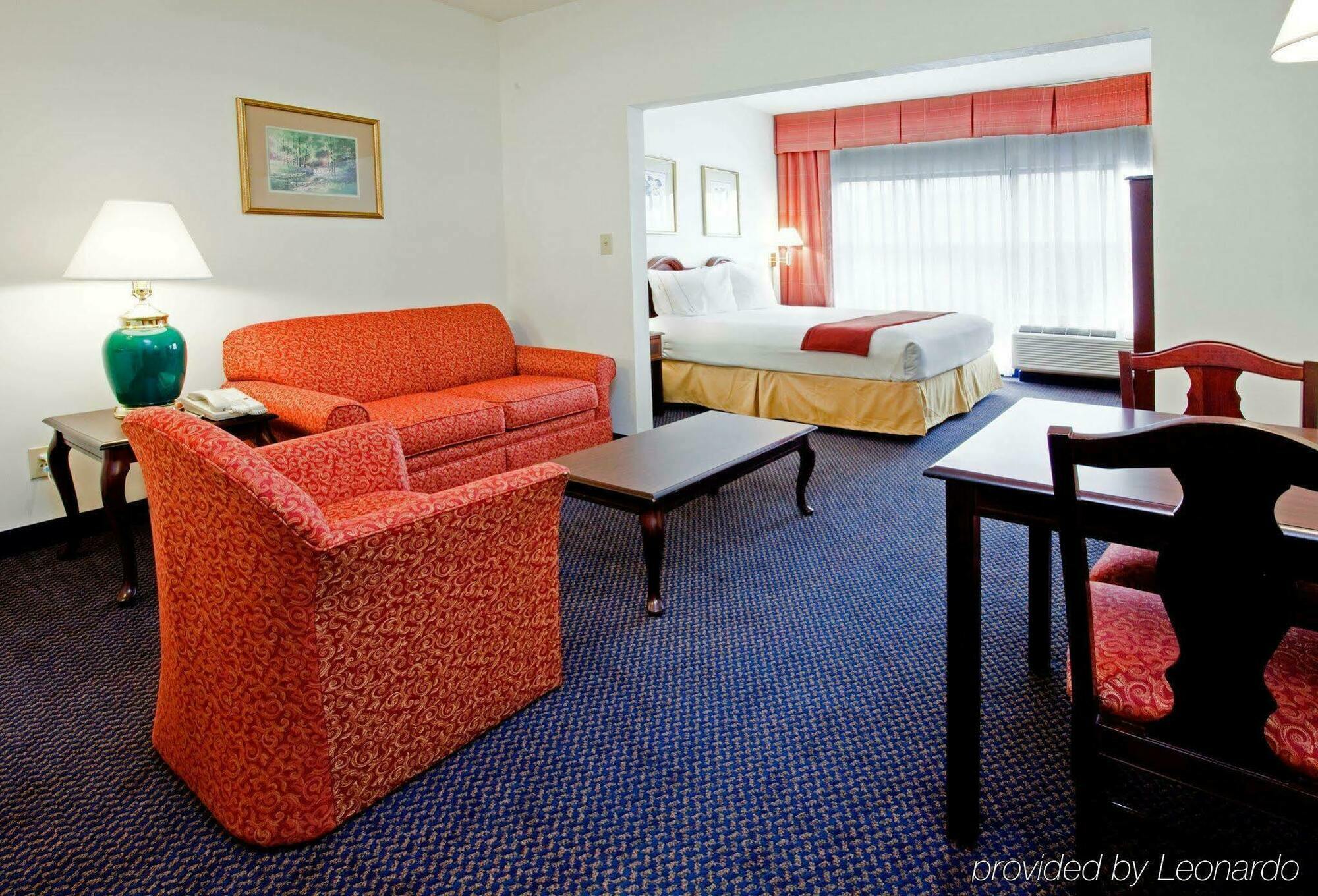 Holiday Inn Express Hillsborough-Durham Area By Ihg Екстер'єр фото