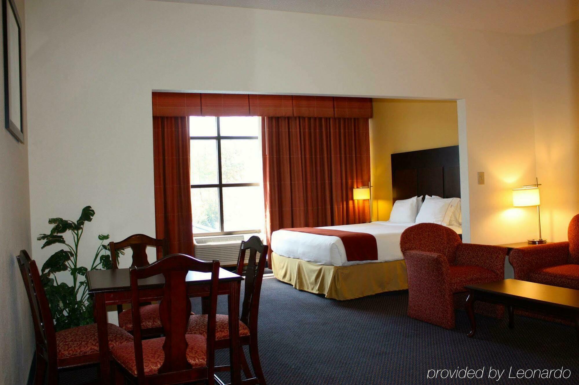 Holiday Inn Express Hillsborough-Durham Area By Ihg Екстер'єр фото