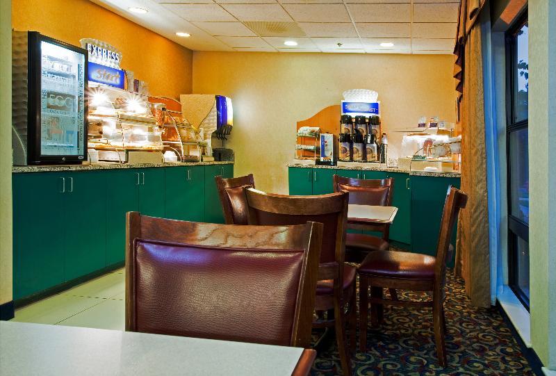 Holiday Inn Express Hillsborough-Durham Area By Ihg Екстер'єр фото